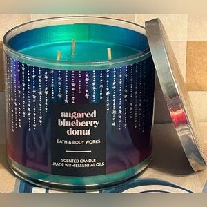 Bath and Body Works Sugared Blueberry Donut 3 Wick Candle